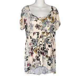 Torrid Super Soft Knits Floral Top – Size 00 Plus – Button Front Flowy Blouse